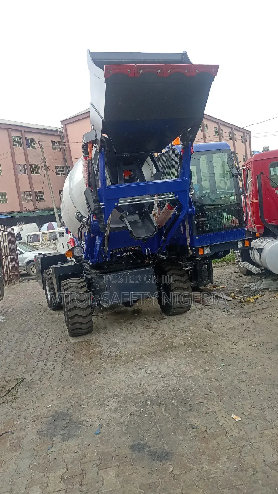 4 Cubic Oceanic Mobile Selfload Concrete Mixer Truck