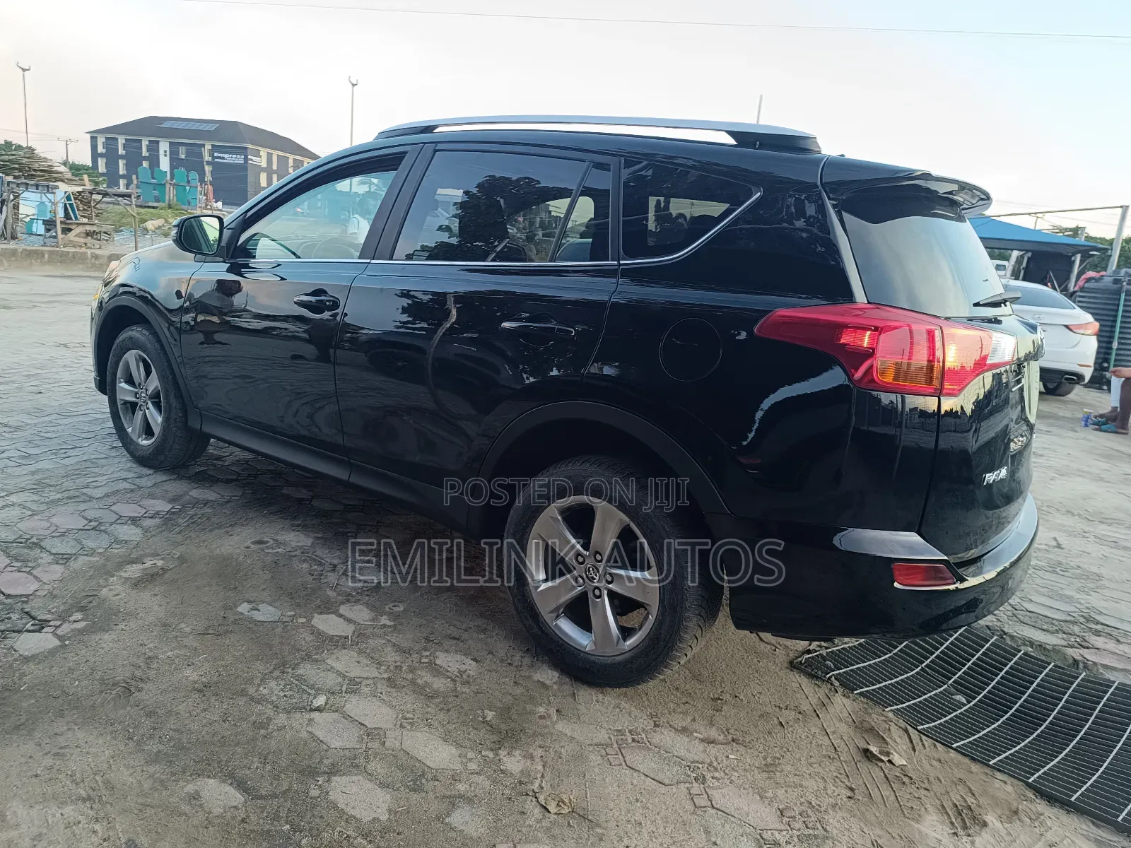 Toyota RAV4 XLE 4dr SUV (2.5L 4cyl 6A) 2015 Black
