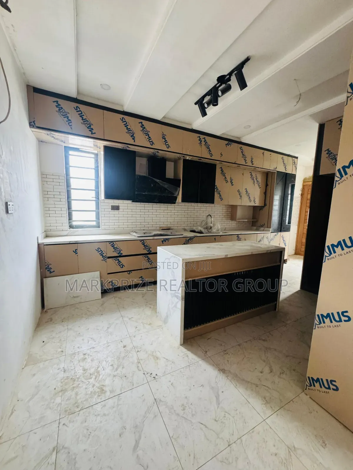 5bdrm Duplex in Opebi for sale