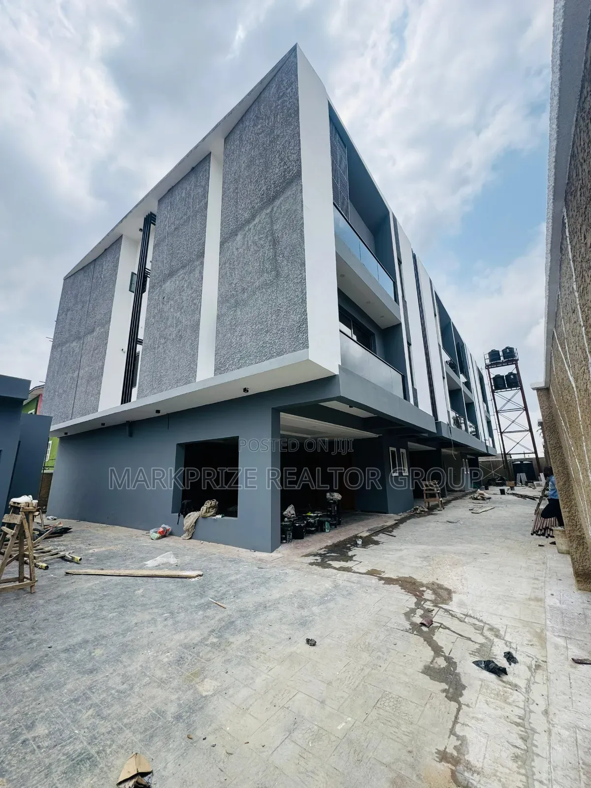 5bdrm Duplex in Opebi for sale