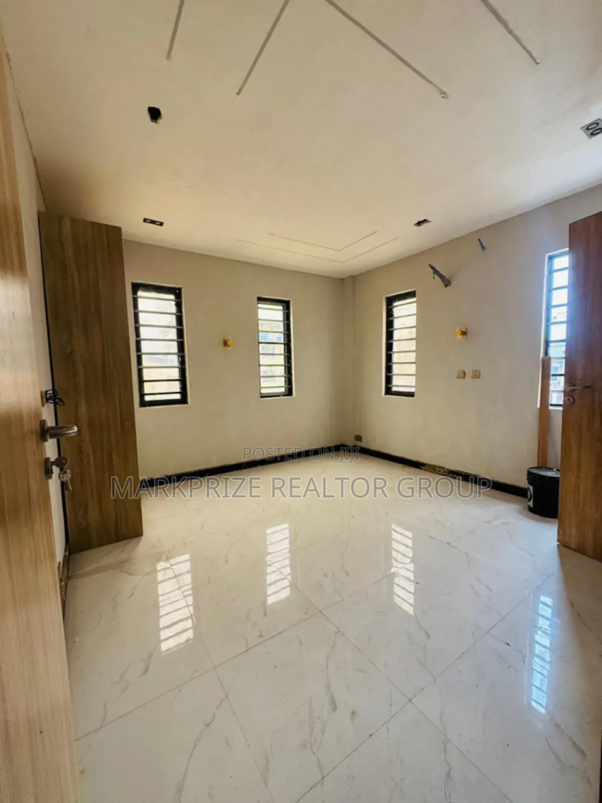 4bdrm Duplex in Berger for sale