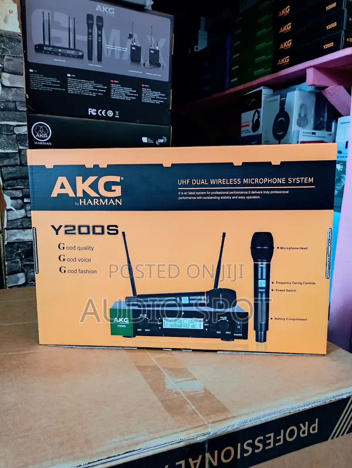Akg Harman Y-200s Uhf Dual Wireless Microphone System