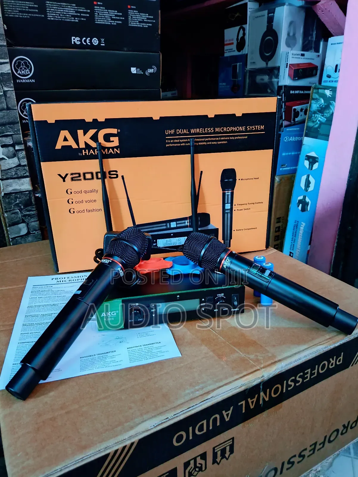 Akg Harman Y-200s Uhf Dual Wireless Microphone System