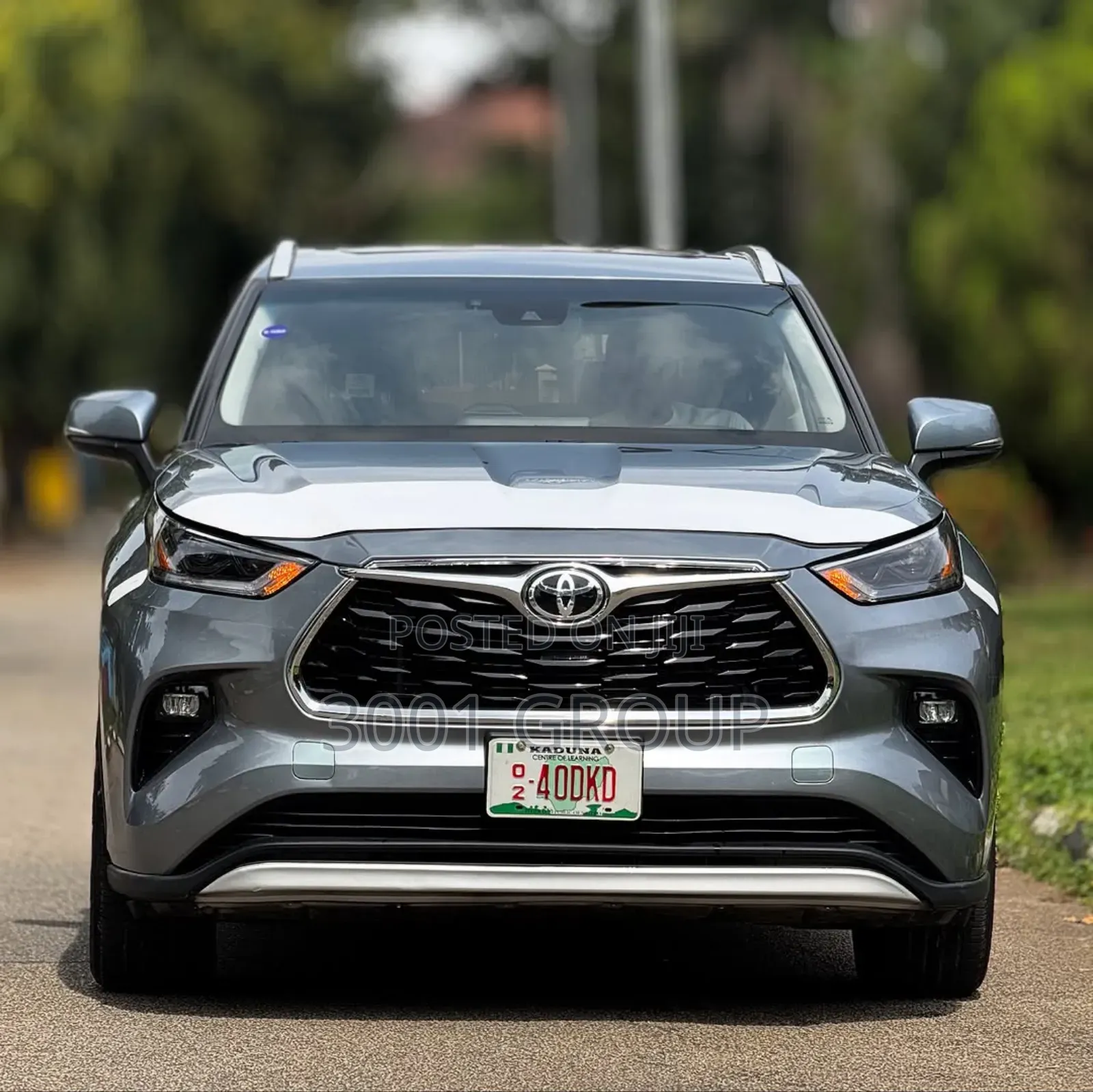 Toyota Highlander XLE 2022 Blue