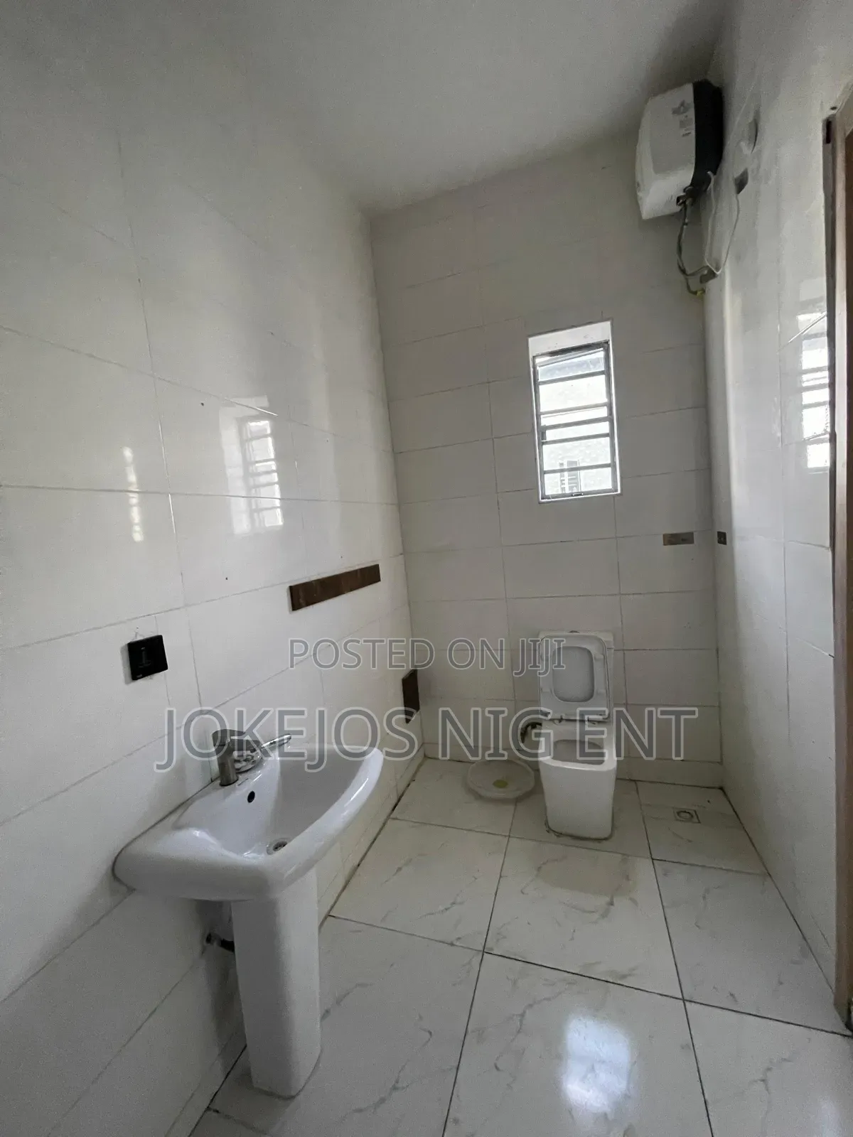 4bdrm Townhouse/Terrace in Orchid Road, Chevron for Sale