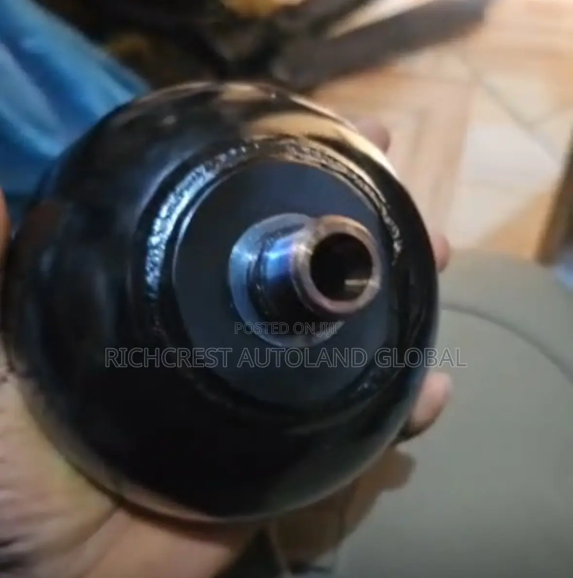 Lexus Lx 570 / Lexus 600 Front Accumulator