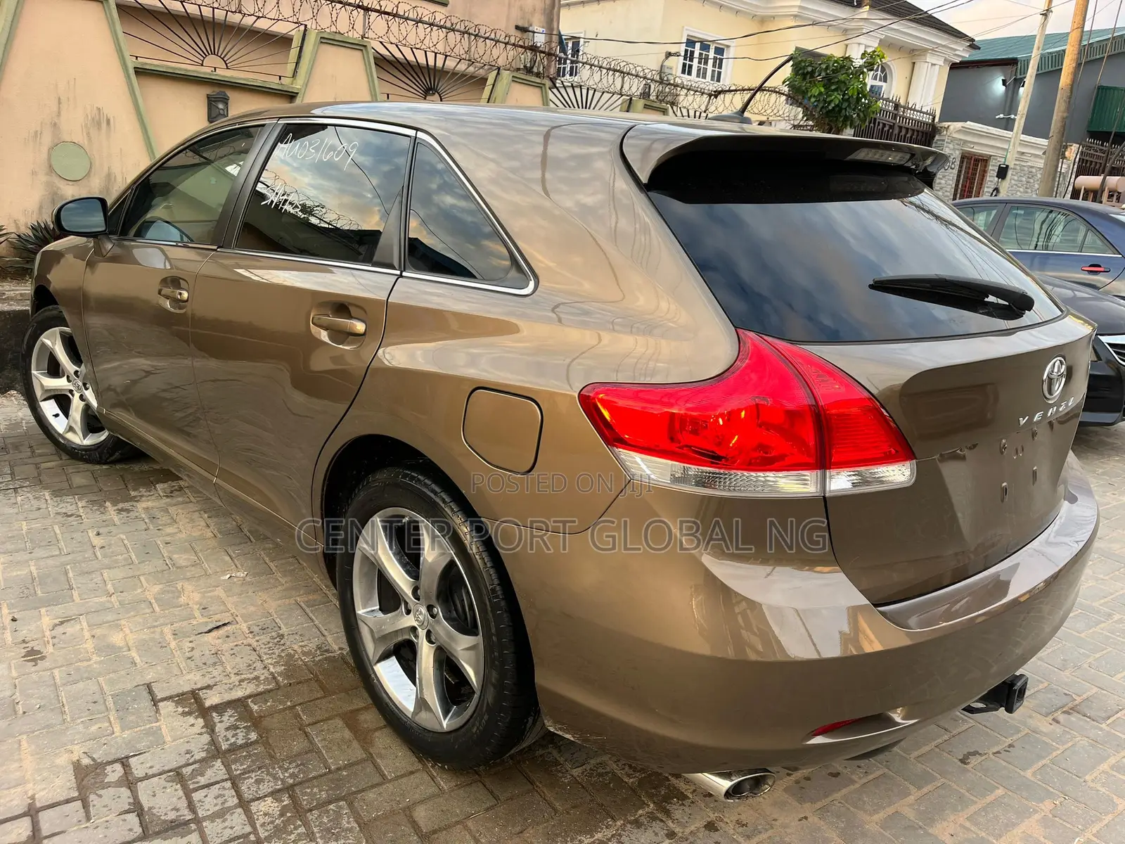 Toyota Venza V6 AWD 2011 Brown