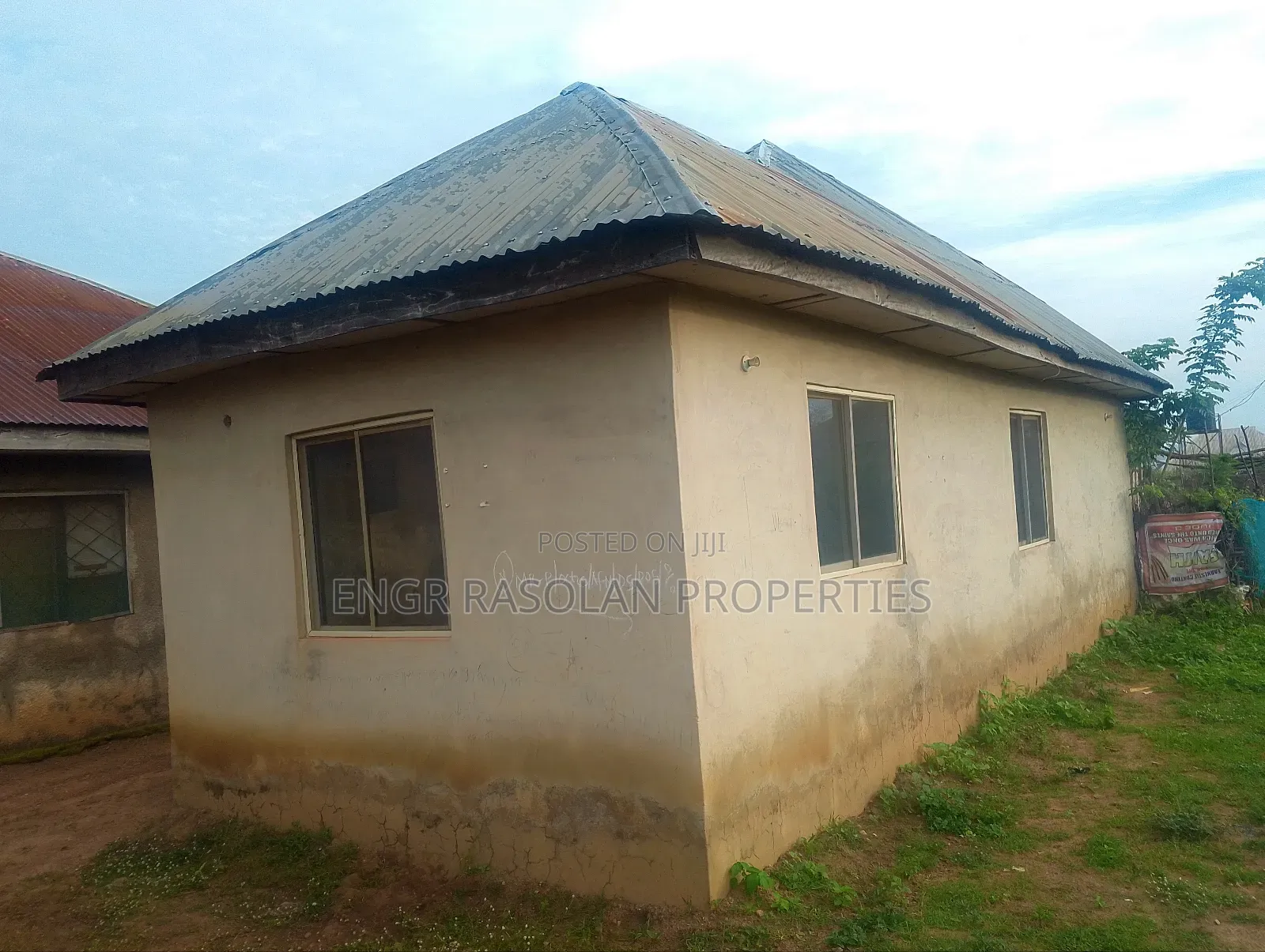 2bdrm Block of Flats in Reke, Asa for sale