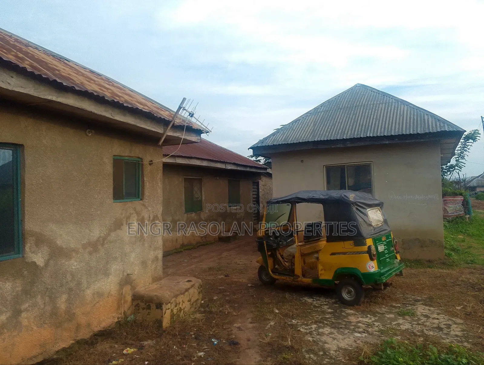 2bdrm Block of Flats in Reke, Asa for sale