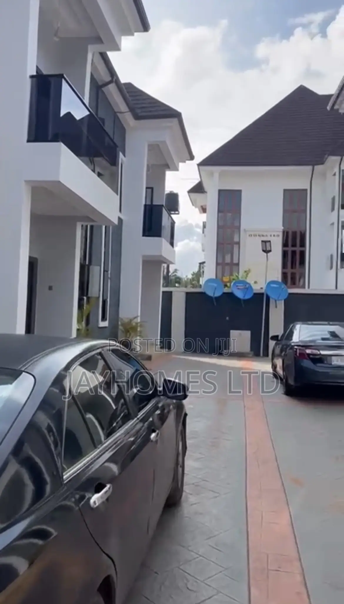 2bdrm Townhouse/Terrace in Okpanam Road Asaba, Oshimili South for Sale