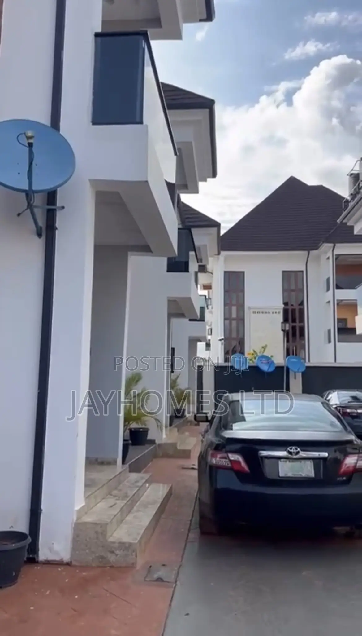 2bdrm Townhouse/Terrace in Okpanam Road Asaba, Oshimili South for Sale