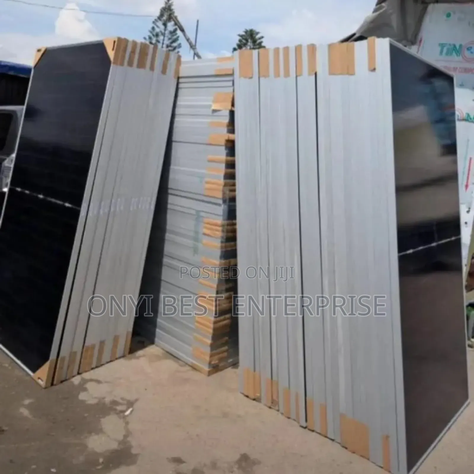 Jinko Bifacial Solar Panels 670watts Available Brand New