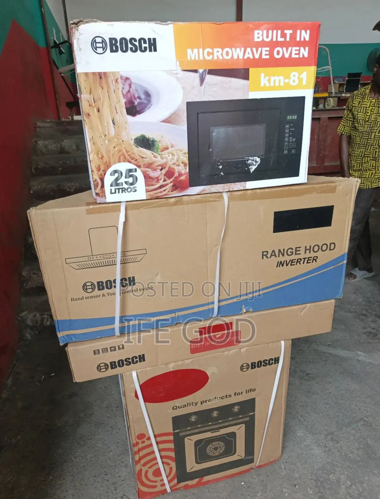 Bosch Kitchen Appliances Set of Inbuilt Cooker Microwave Oven Extracto