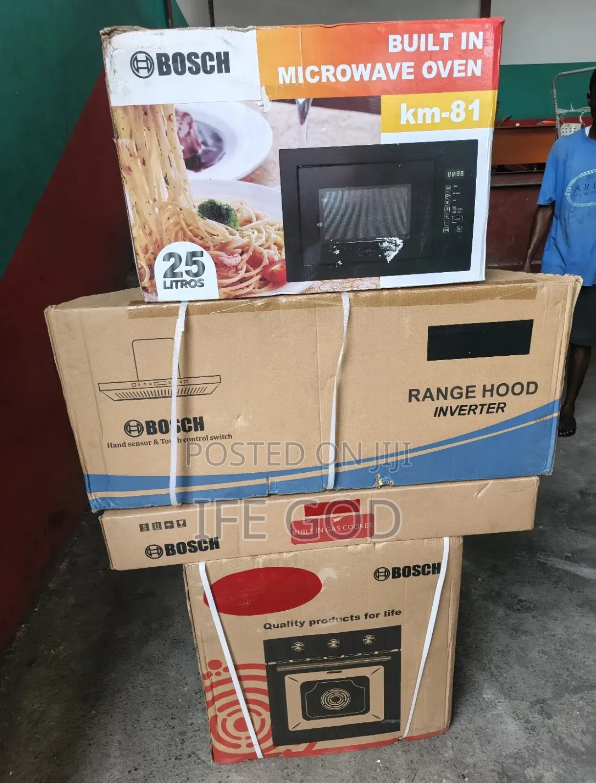 Bosch Kitchen Appliances Set of Inbuilt Cooker Oven Microwaveextractor