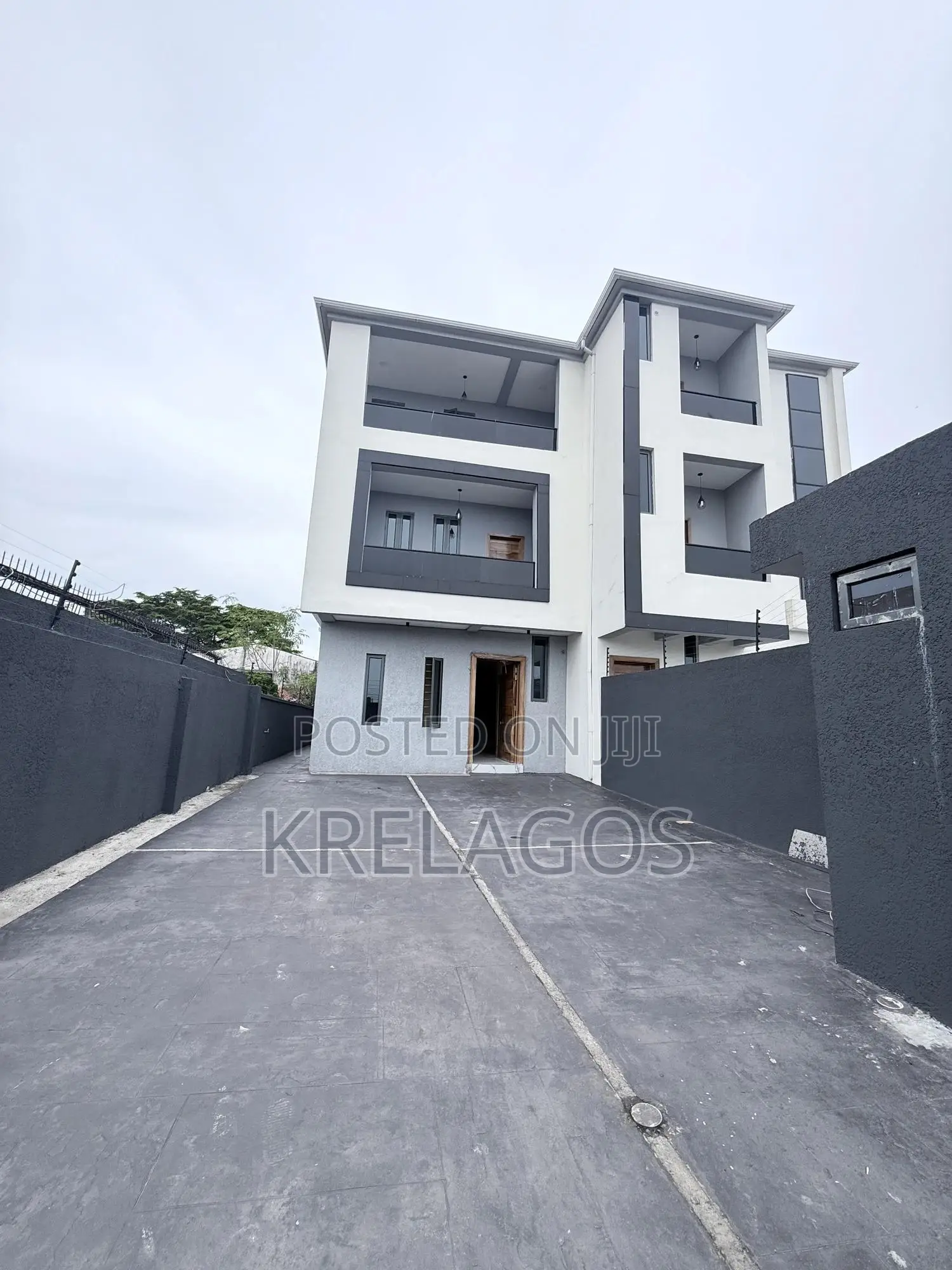 5bdrm Duplex in Lekki Phase 1 for sale