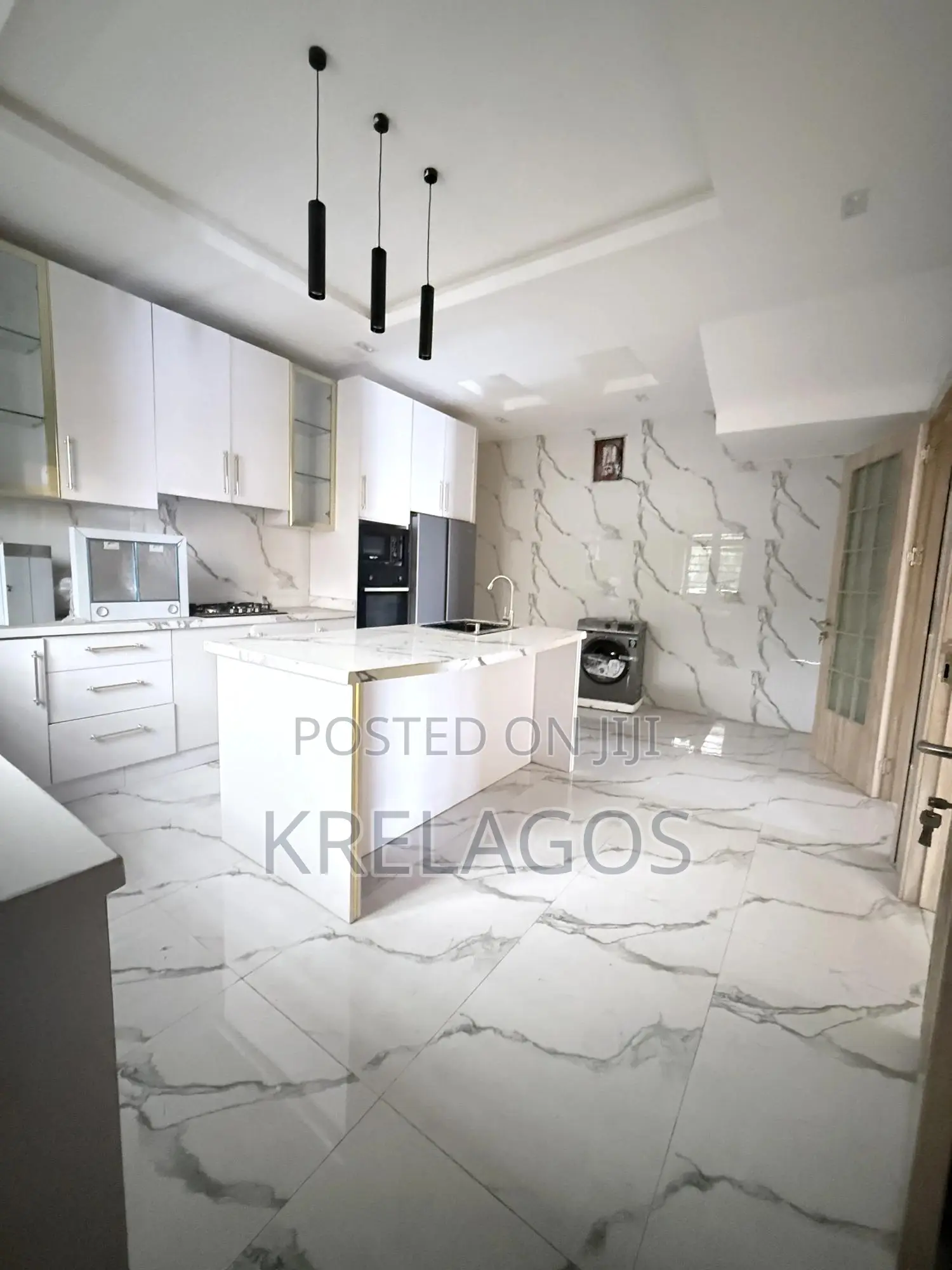 5bdrm Duplex in Lekki Phase 1 for sale