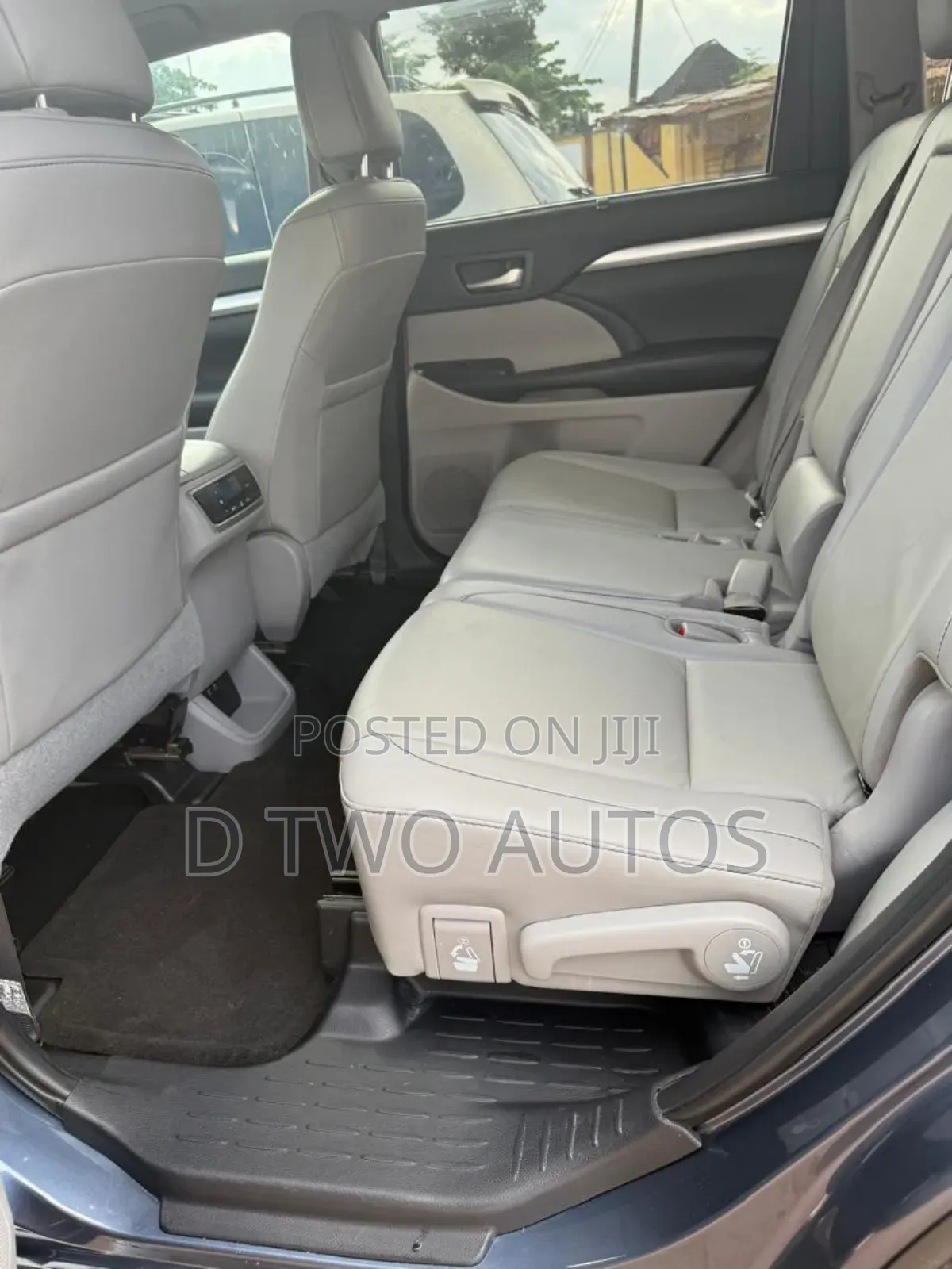 Toyota Highlander XLE 2019 Blue