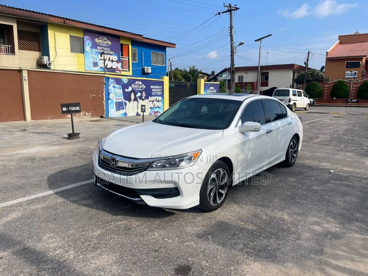 Honda Accord Touring 4dr Sedan FWD (3.5L 6cyl 6A) 2016 White