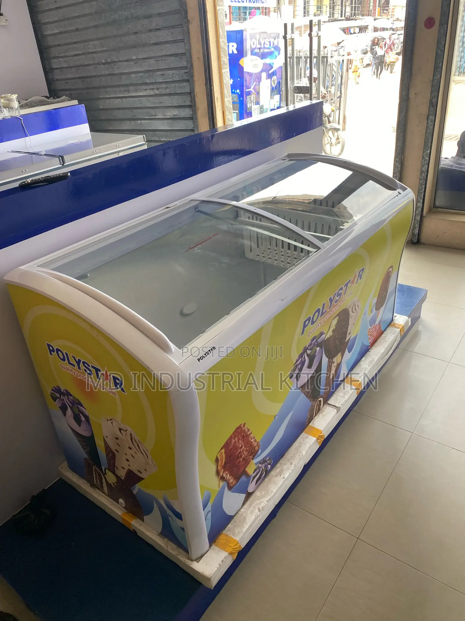 Ice Cream Display Freezer