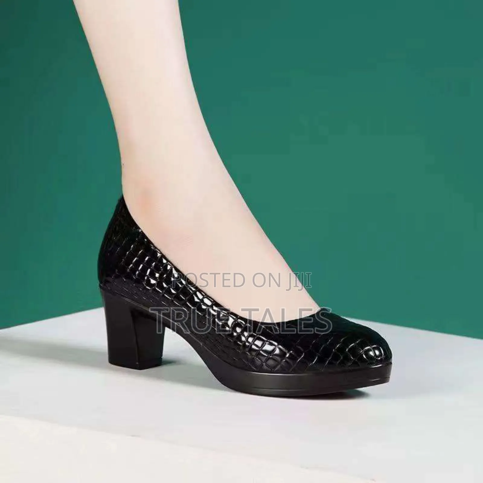 Ladies Formal Court Shoes Black And Off-white Colours Available