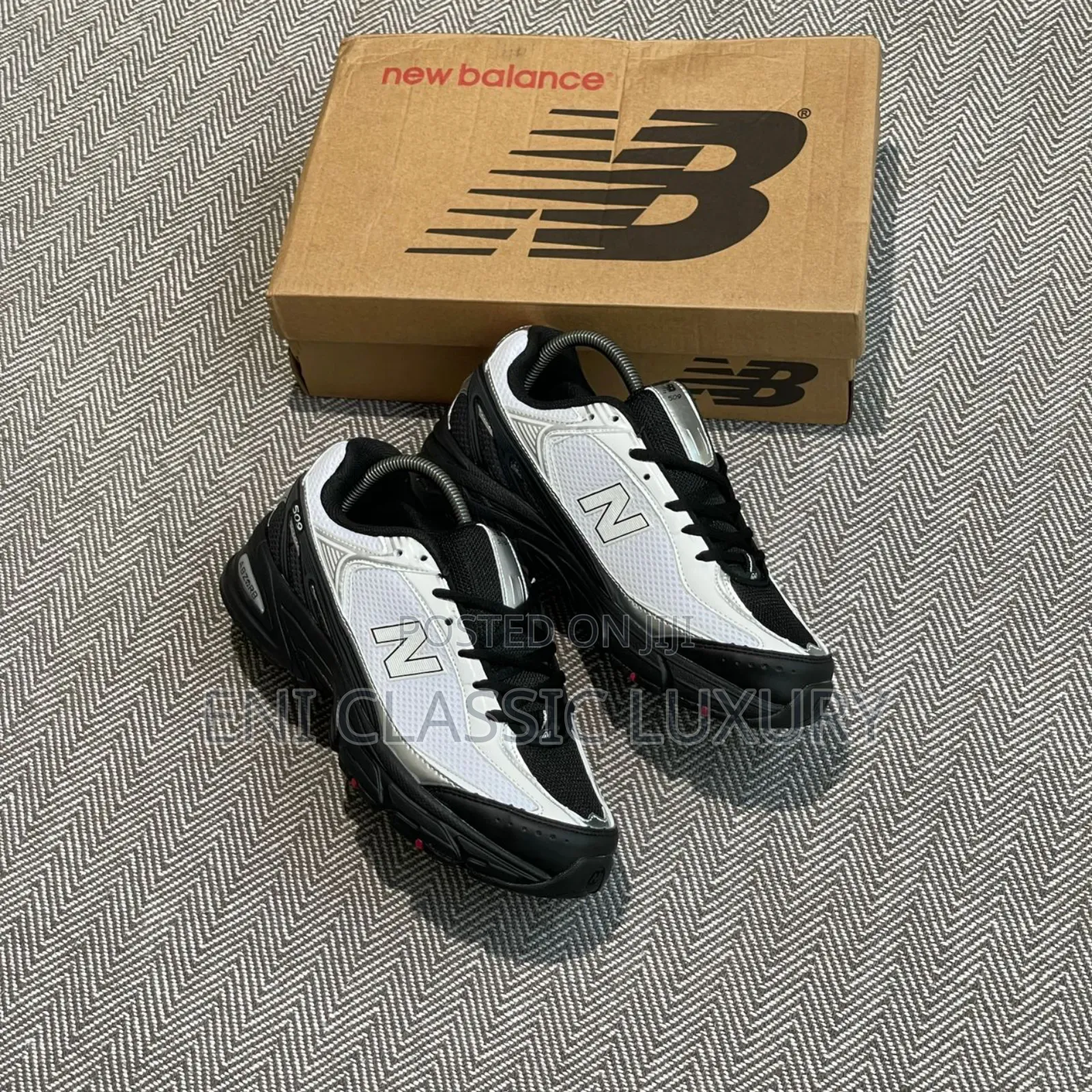 Pure Quality Luxury Men's Sneakers Well Branded Package
