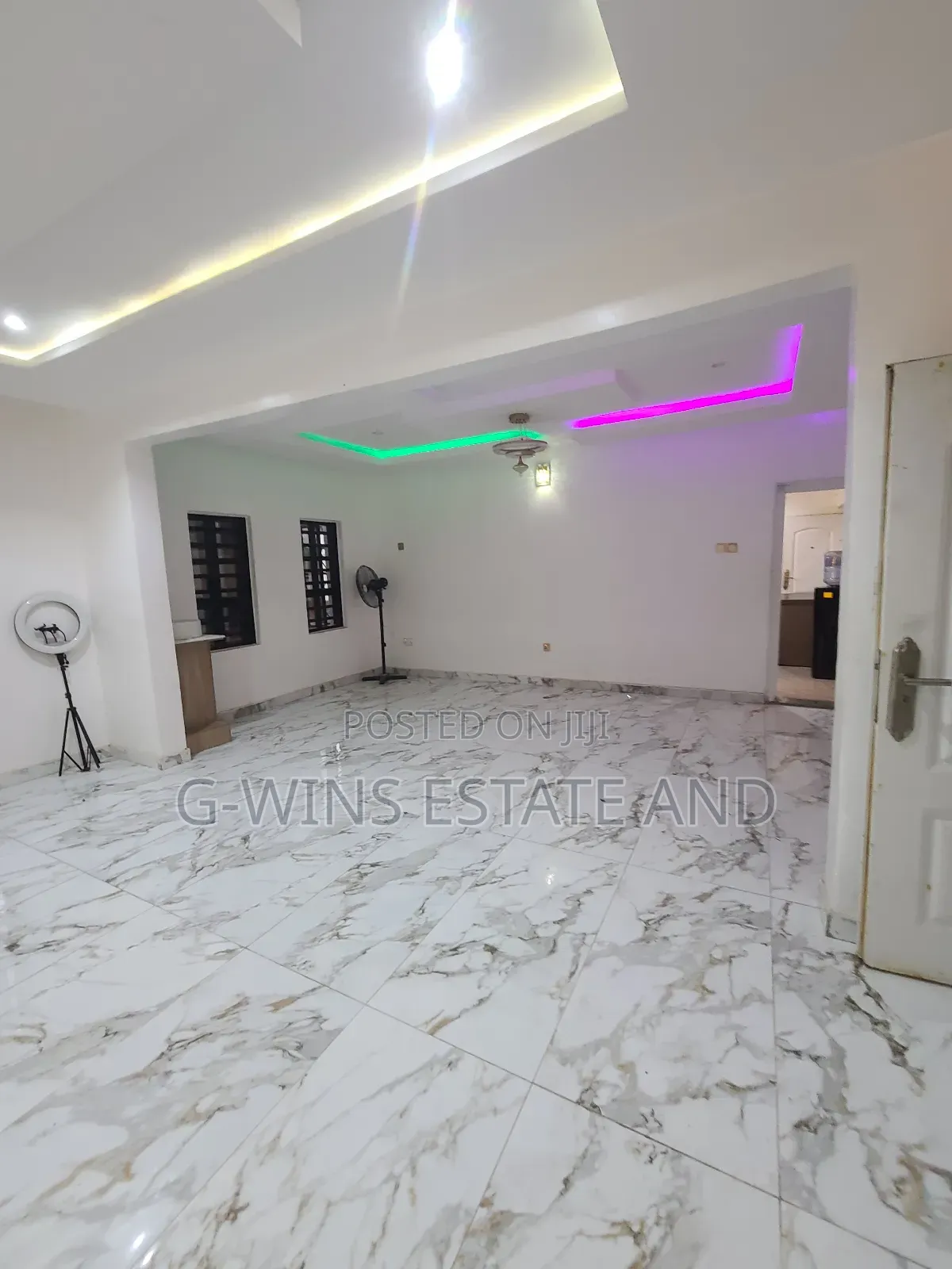 6bdrm Duplex in Okhuoromi Off, Benin City for sale