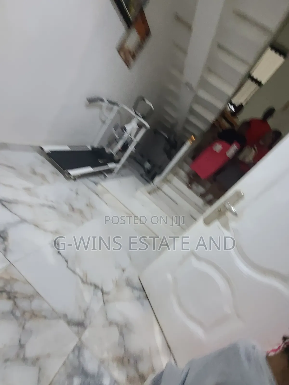 6bdrm Duplex in Okhuoromi Off, Benin City for sale