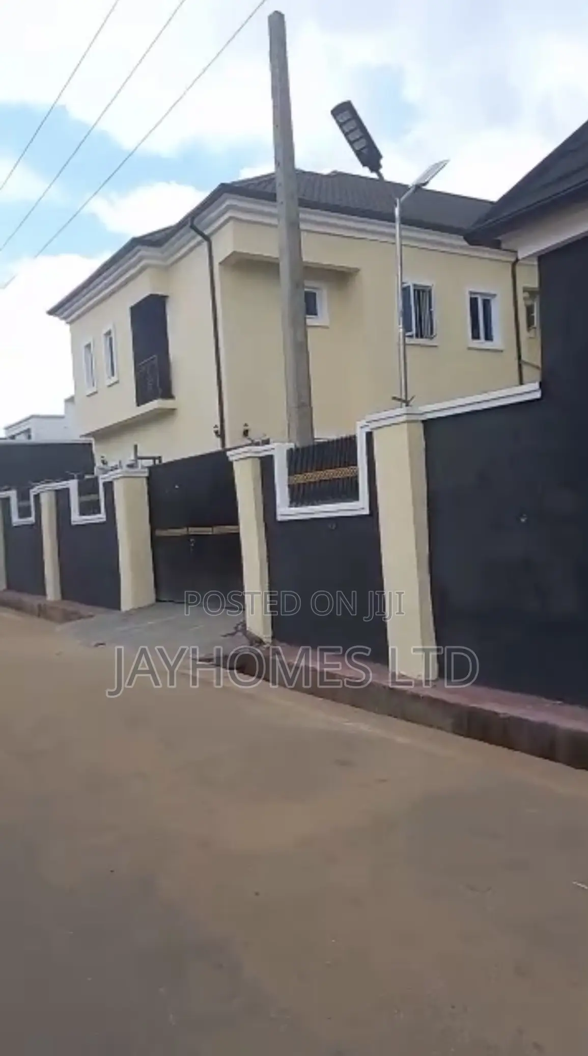 2bdrm Block of Flats in Okpanam Road Asaba, Oshimili South for sale