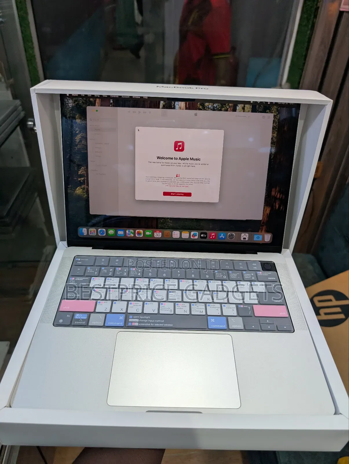 Laptop Apple MacBook Pro 2021 M1 16GB Apple M1 Pro SSD 512GB