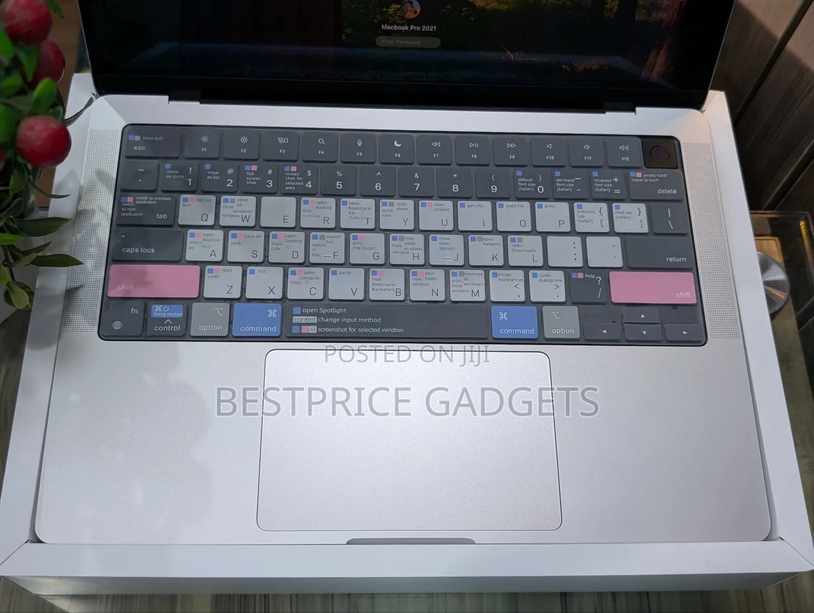 Laptop Apple MacBook Pro 2021 M1 16GB Apple M1 Pro SSD 512GB