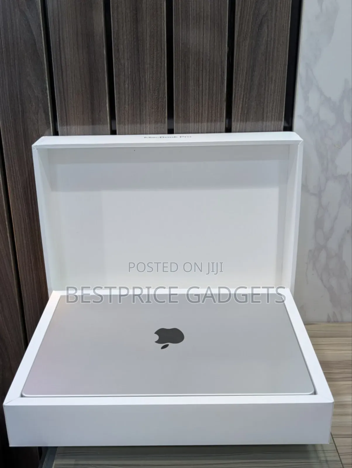 Laptop Apple MacBook Pro 2021 M1 16GB Apple M1 Pro SSD 512GB