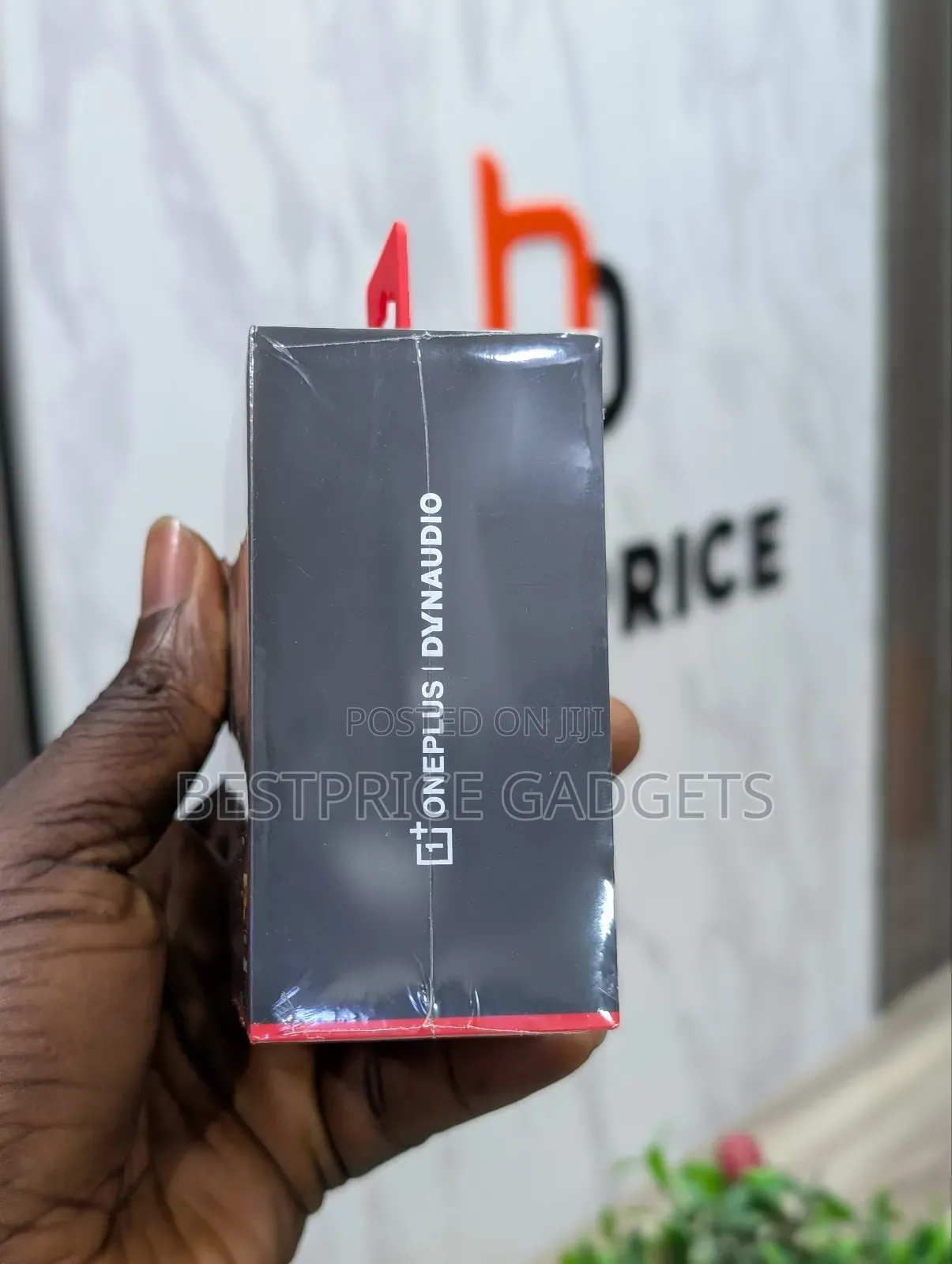 Oneplus Buds Pro 3
Brand New Sealed 
Lunar Radiance (Silver White)