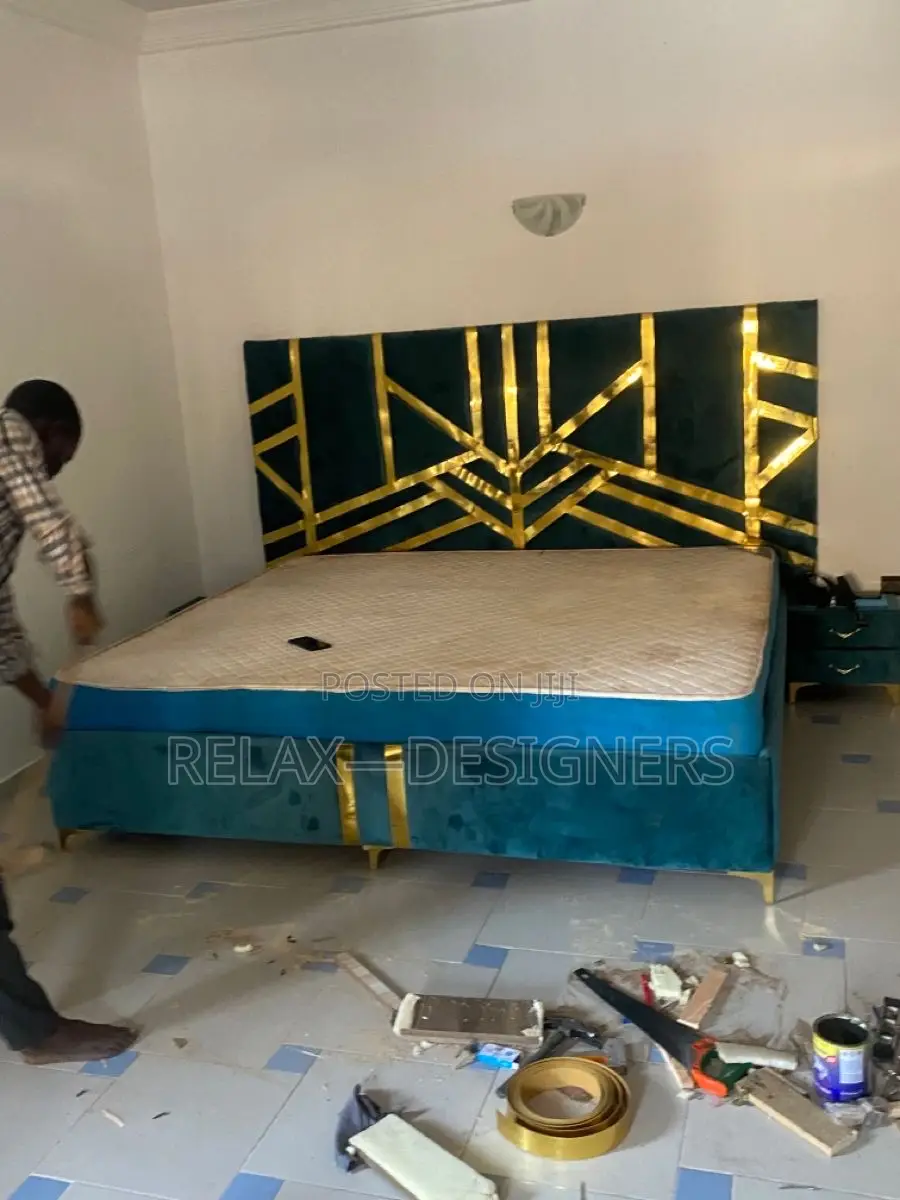 Zigzag Gold Bed. 