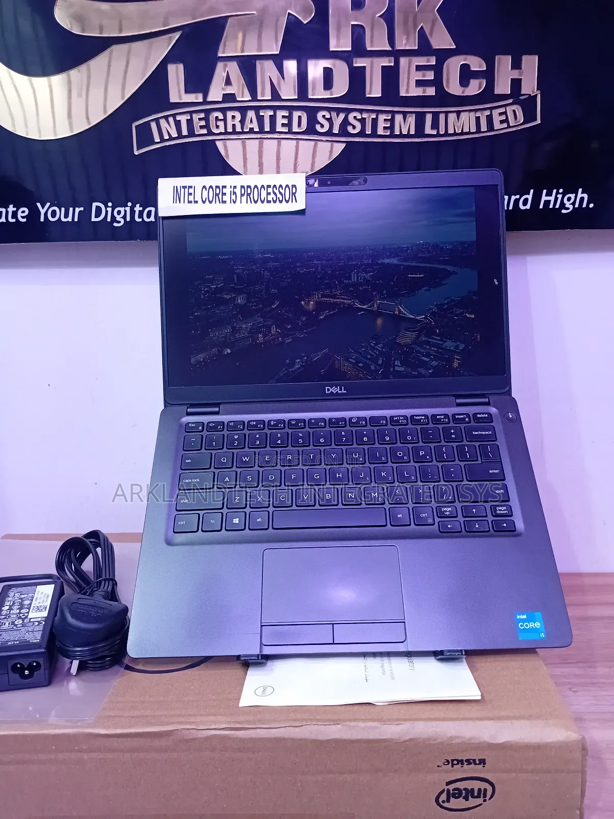 New Laptop Dell Latitude 5300 8GB Intel Core I5 SSD 256GB