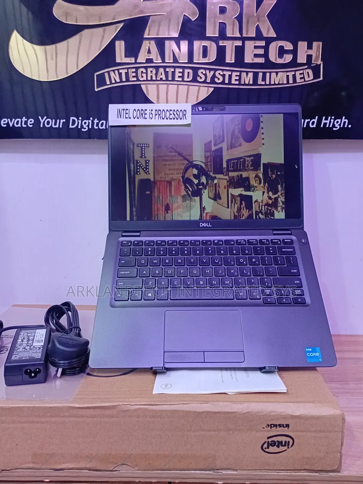 New Laptop Dell Latitude 5300 12GB Intel Core I5 SSD 512GB