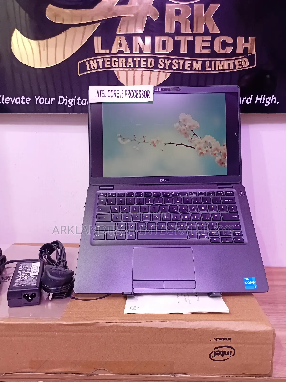 New Laptop Dell Latitude 5300 12GB Intel Core I5 SSD 512GB