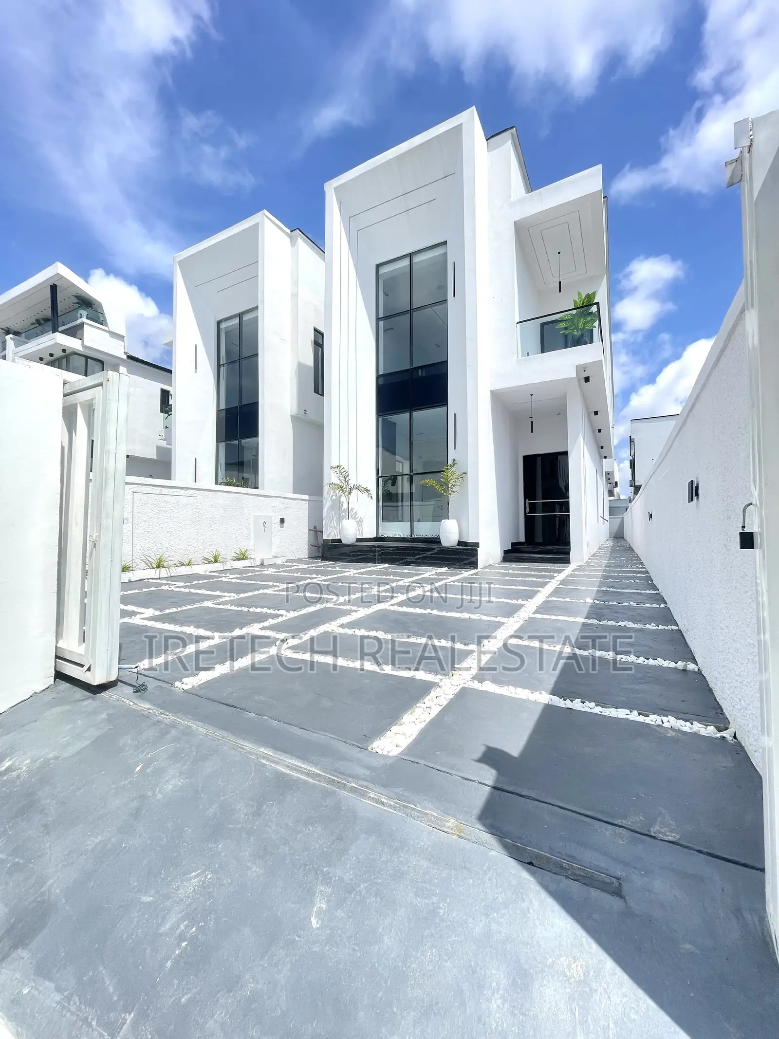5bdrm Duplex in Ado / Ajah for sale