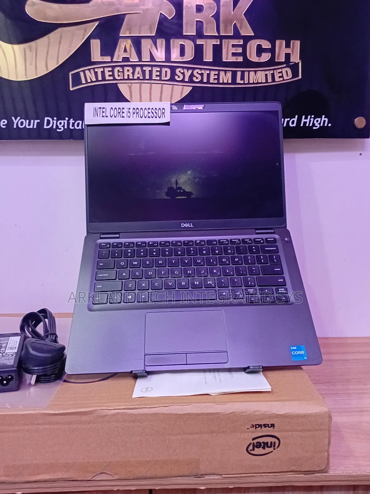 New Laptop Dell Latitude 5320 12GB Intel Core I5 SSD 256GB