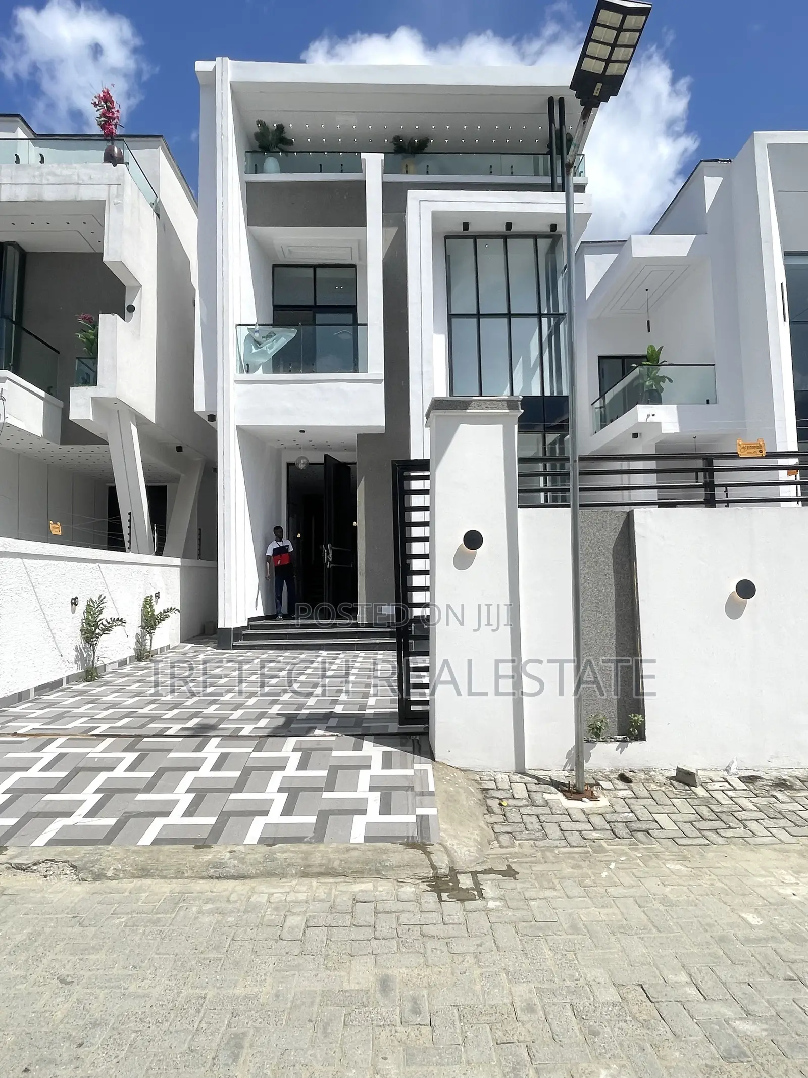 5bdrm Duplex in Ado / Ajah for sale