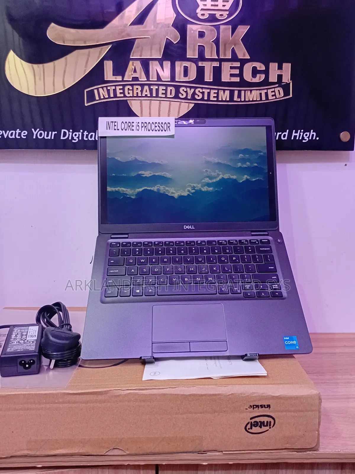 New Laptop Dell Latitude 5320 16GB Intel Core I5 SSD 256GB