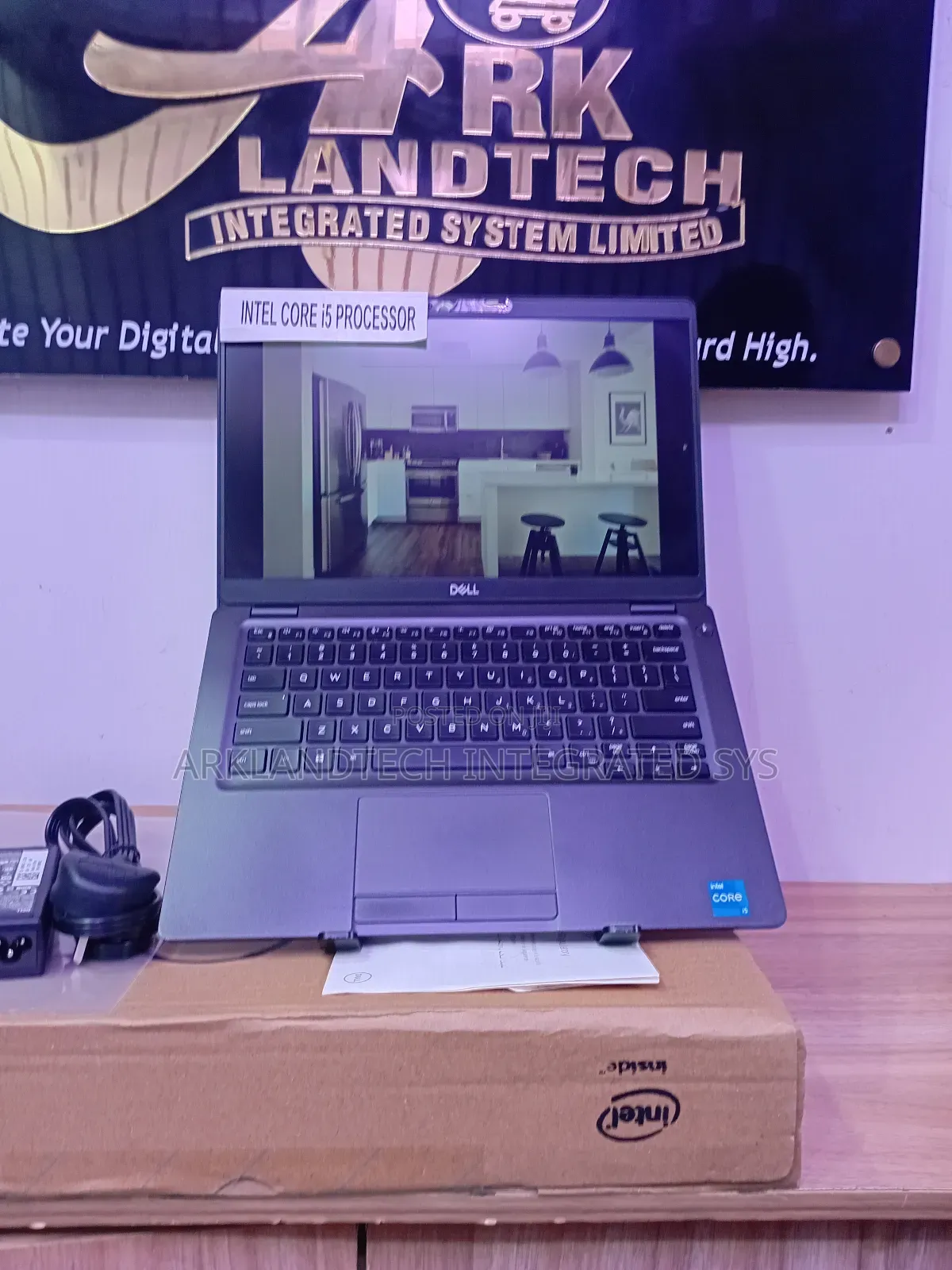 New Laptop Dell Latitude 5320 16GB Intel Core I5 SSD 256GB