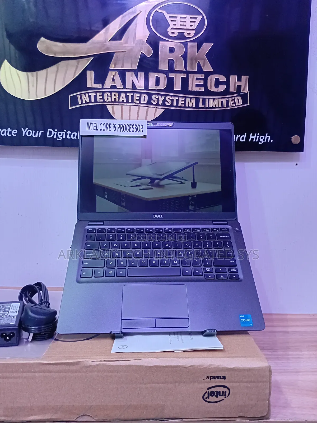 New Laptop Dell Latitude 5320 8GB Intel Core I5 SSD 512GB