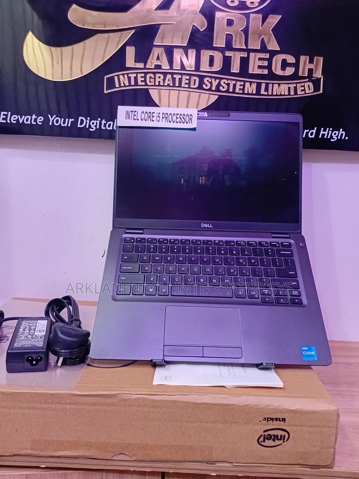 New Laptop Dell Latitude 5330 8GB Intel Core I5 SSD 256GB