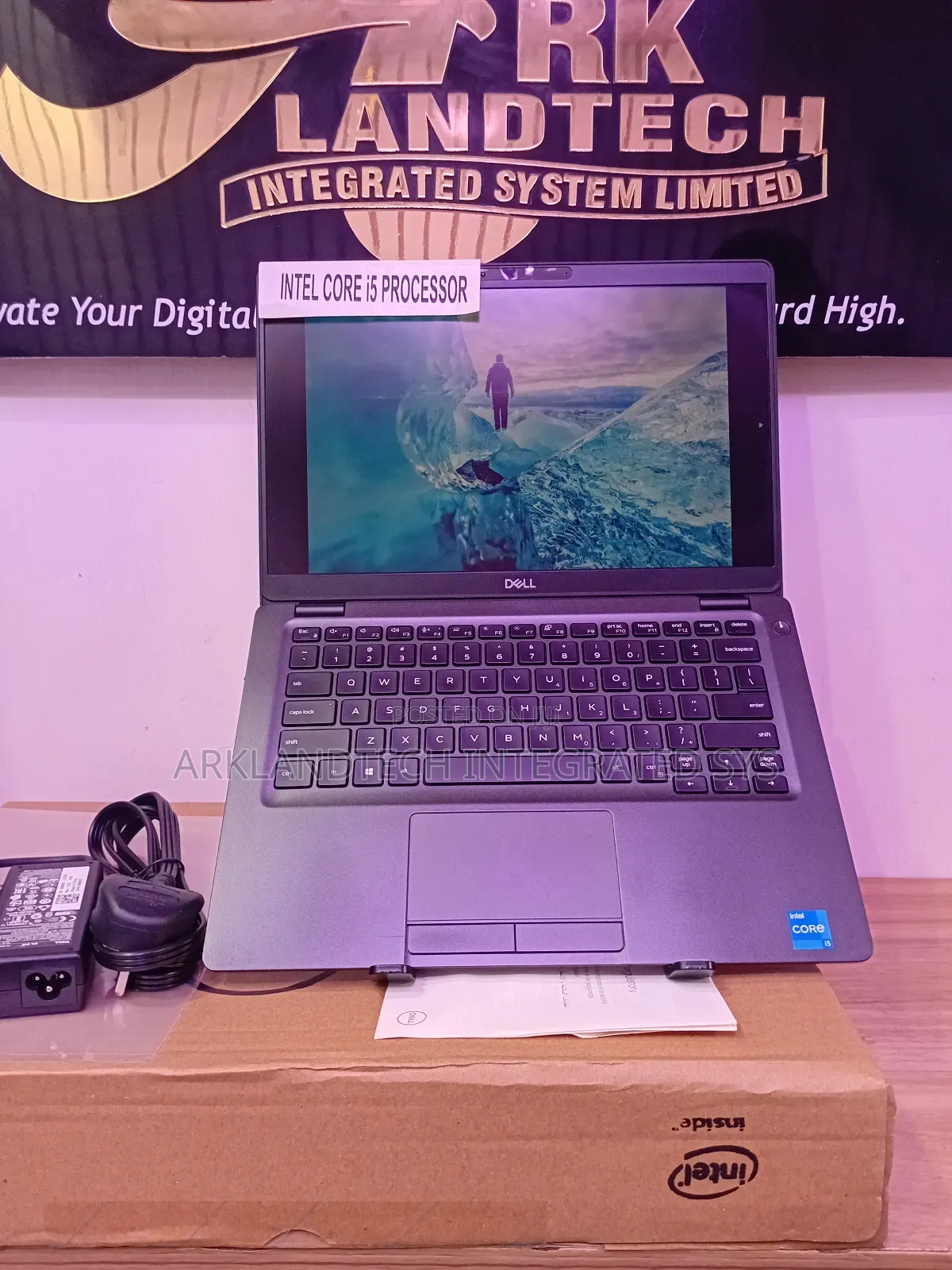 New Laptop Dell Latitude 5330 8GB Intel Core I5 SSD 512GB
