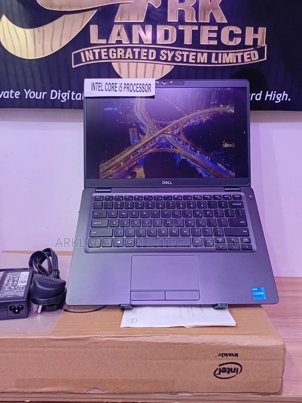 New Laptop Dell Latitude 5330 8GB Intel Core I5 SSD 512GB
