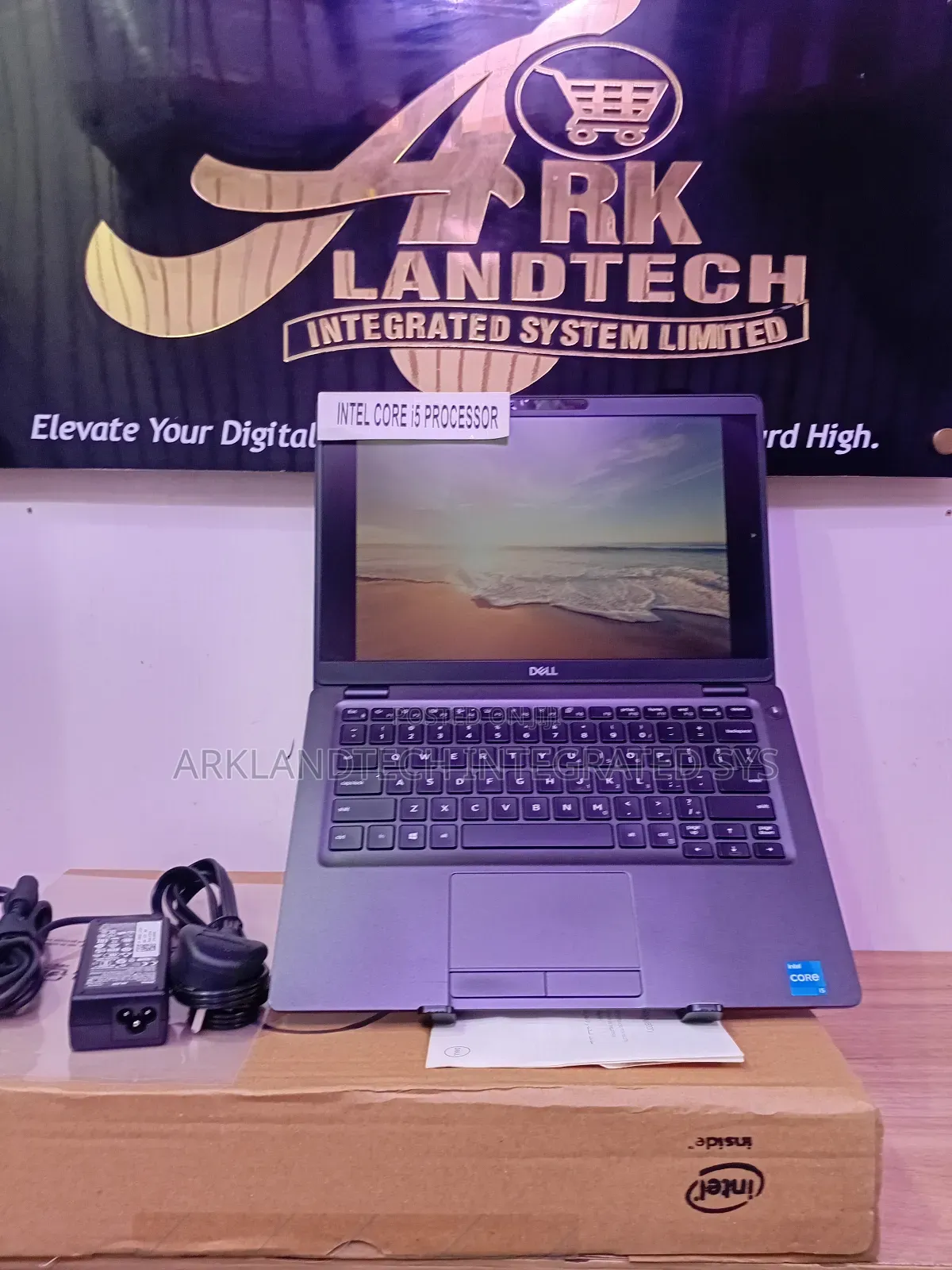 New Laptop Dell Latitude 5330 16GB Intel Core I5 SSD 512GB