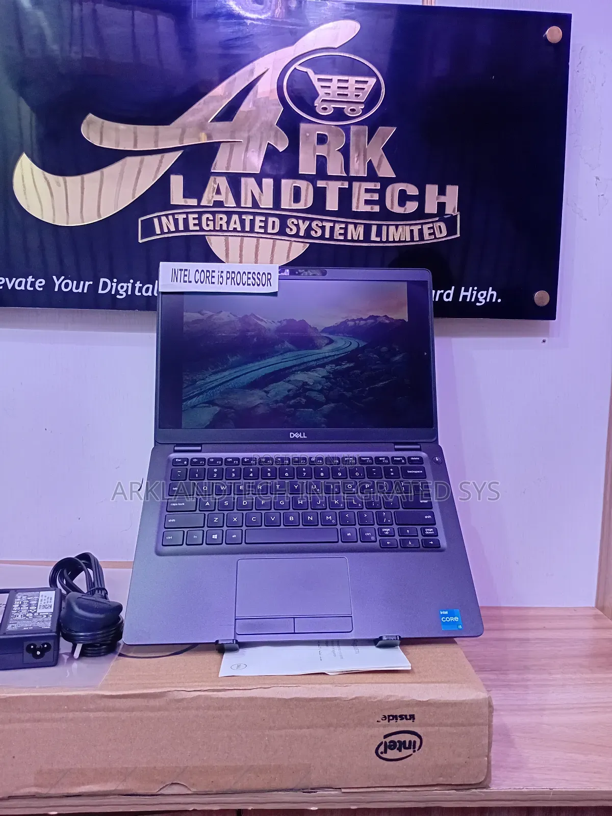 New Laptop Dell Latitude 5340 12GB Intel Core I5 SSD 256GB