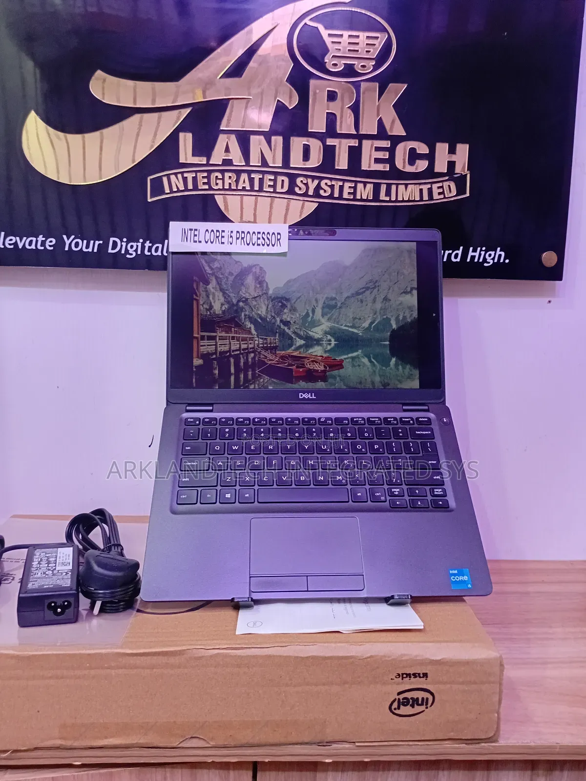 New Laptop Dell Latitude 5340 16GB Intel Core I5 SSD 512GB