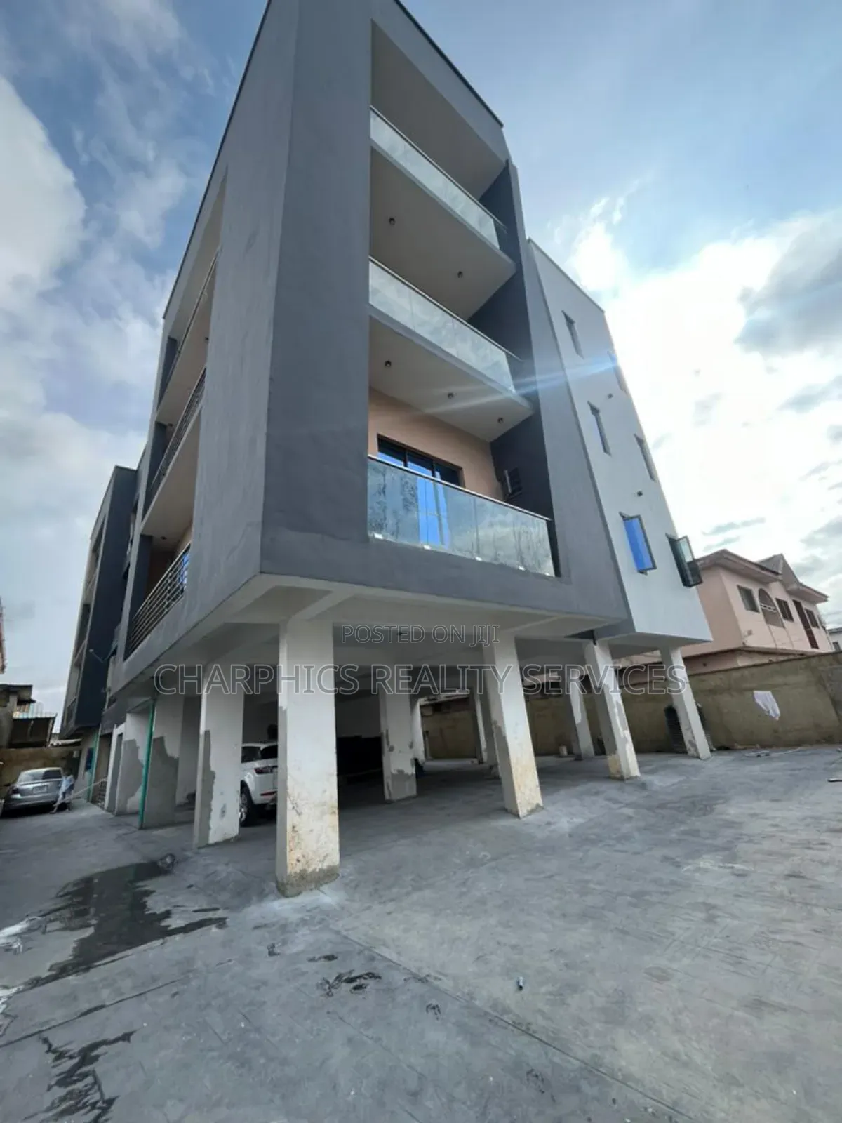 3bdrm Apartment in Ikeja for sale