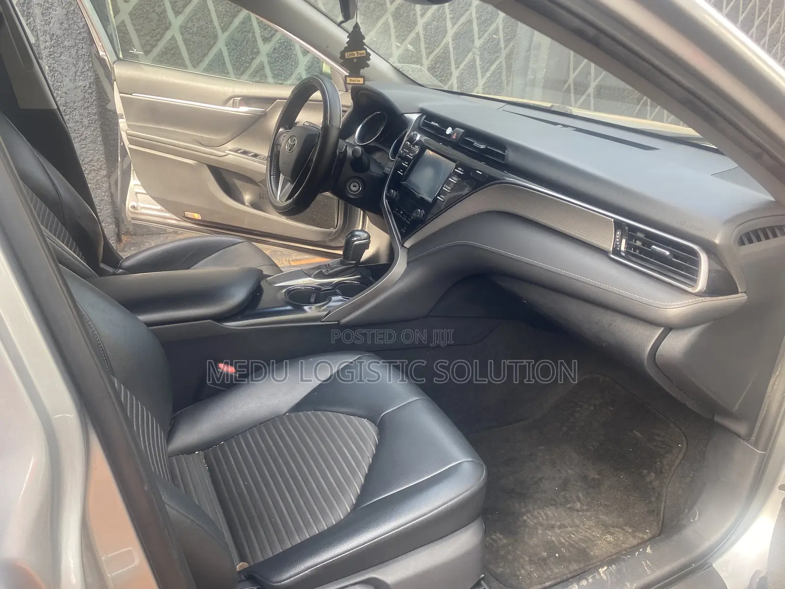 Toyota Camry SE (2.5L 4cyl 8A) 2019 Gray